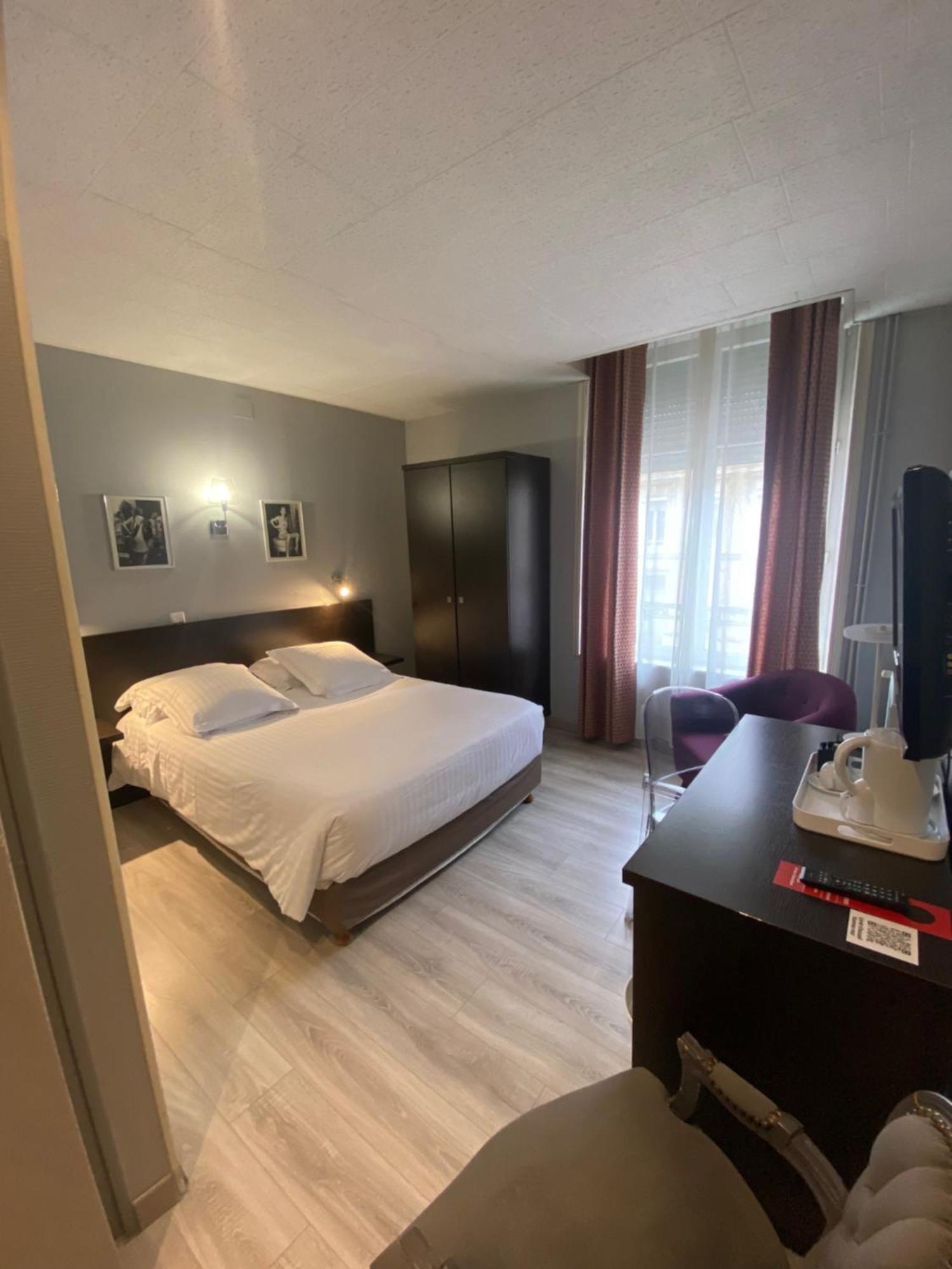Hotel Le Pelican Charleville-Mezieres Exterior photo